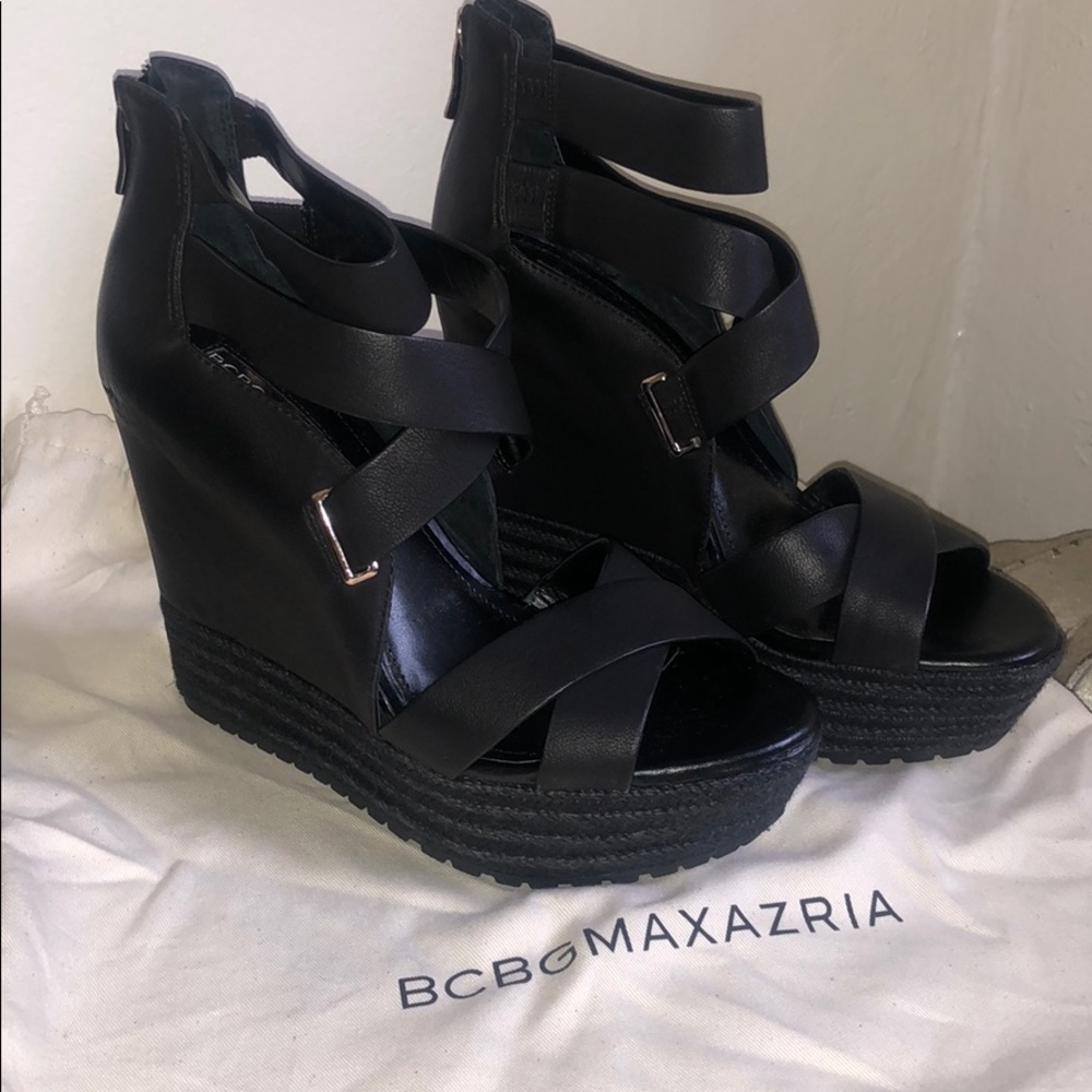 BCBG BLACK WEDGES